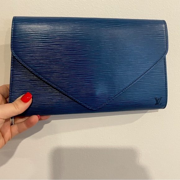 Authentic LV royal blue Epi clutch - Picture 1 of 5